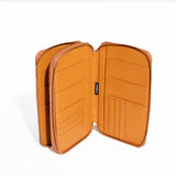 12 Passport Holder perspectiva